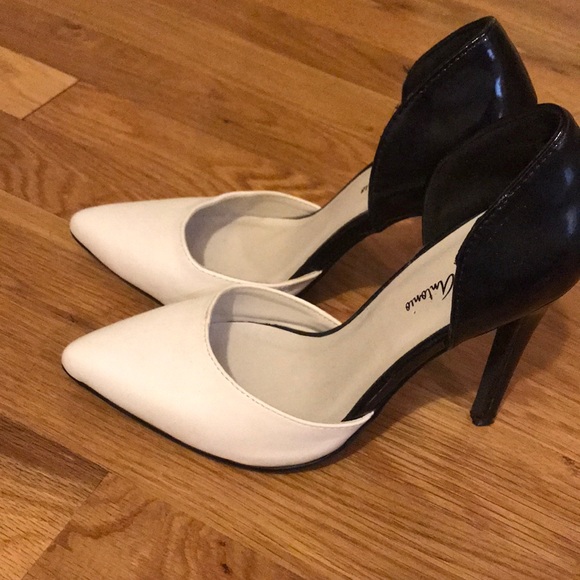 White and black heels! - Picture 4 of 5
